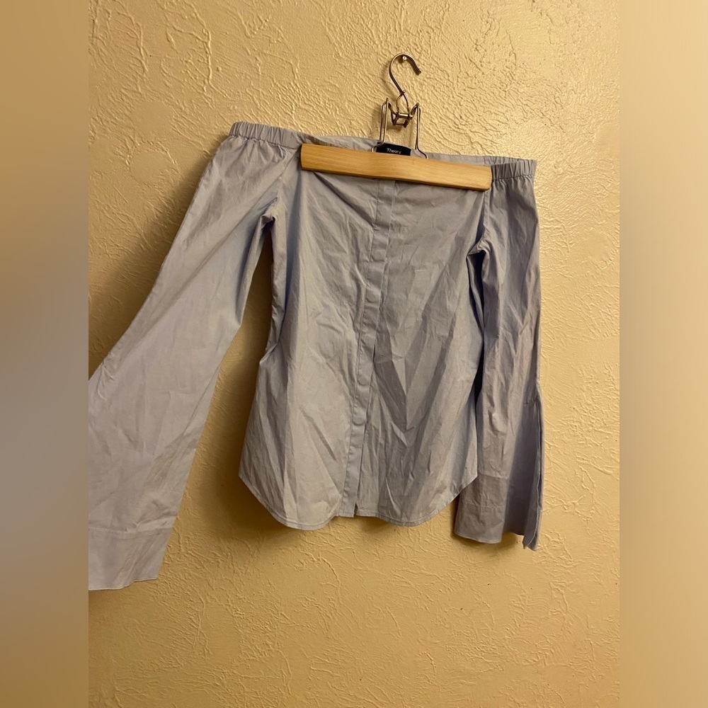 Theory off sleeve Top